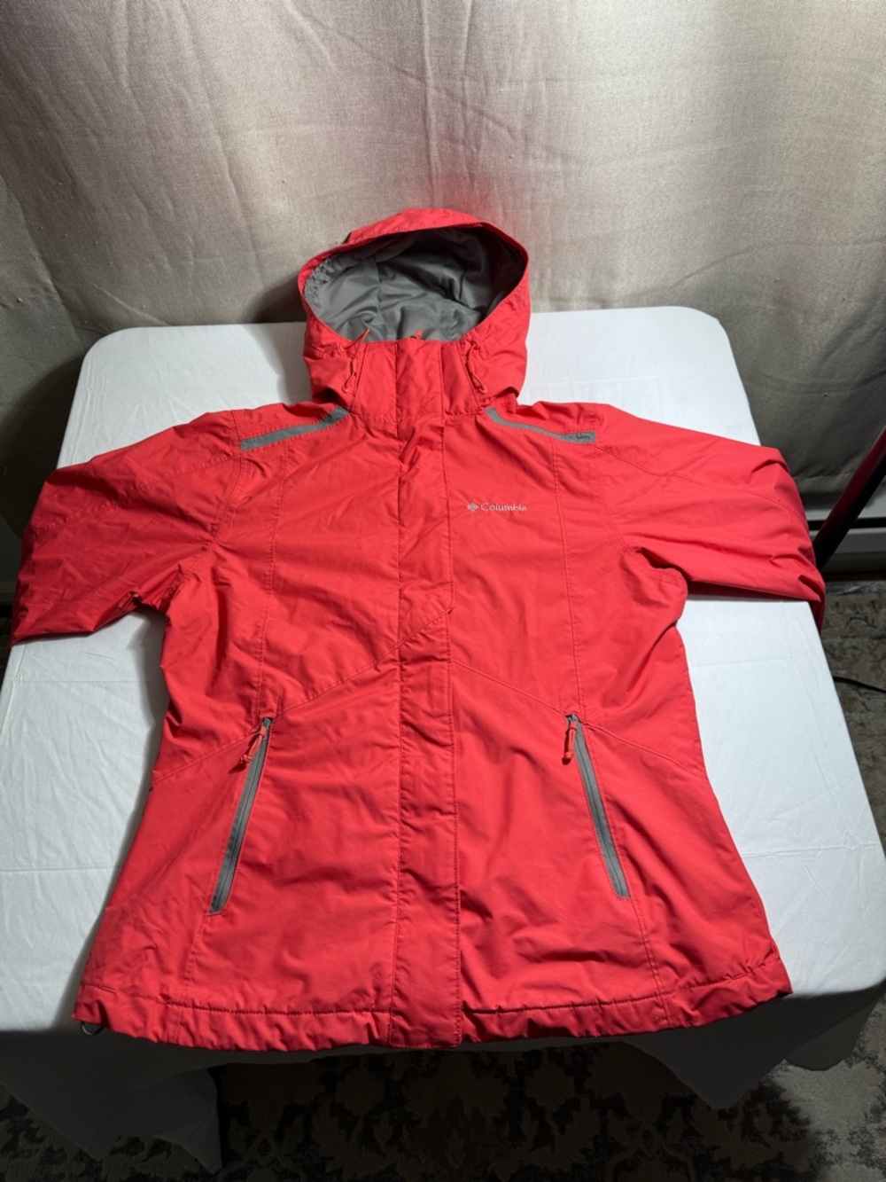 Columbia Omni-Tech Waterproof Hooded Rain Jacket Womens S/P Geometric Pink Dry